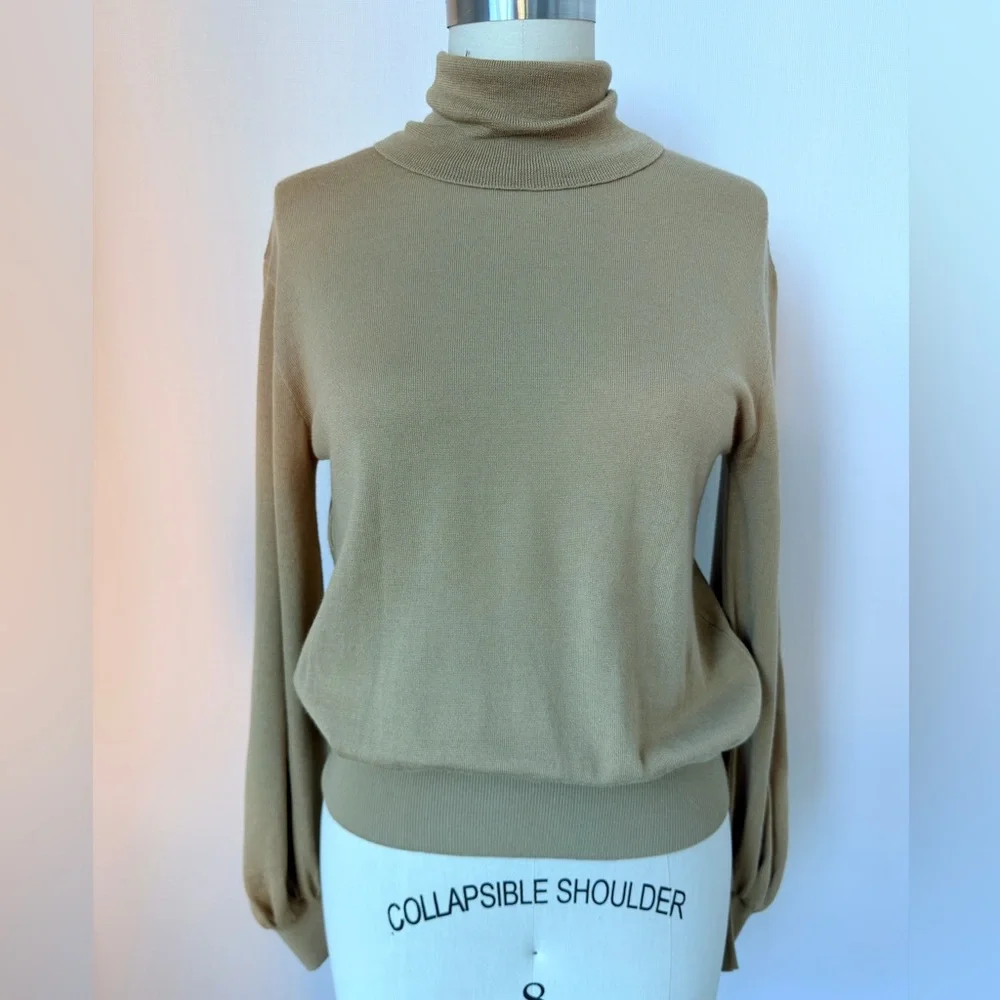 Moschino Classic Tan Turtleneck Sweater USA Size 6, Italian 40,100% virgin wool - Picture 1 of 12